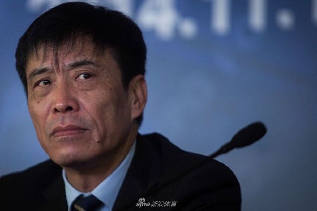 粗大挺进稚嫩亲女小丹