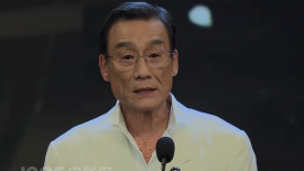 被按在床边打屁股调教视频